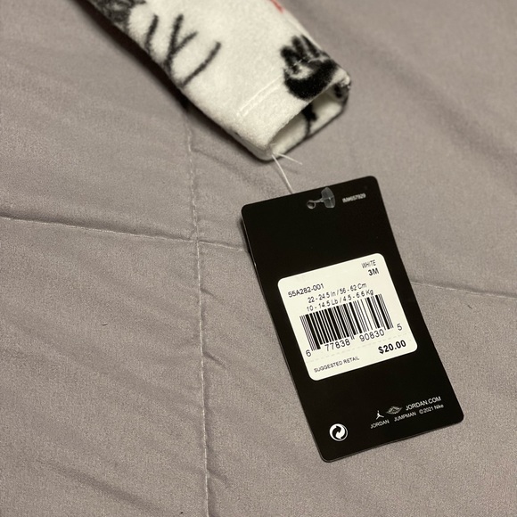 Jordan Footed Sleep and Play 0-3 months - Picture 5 of 5